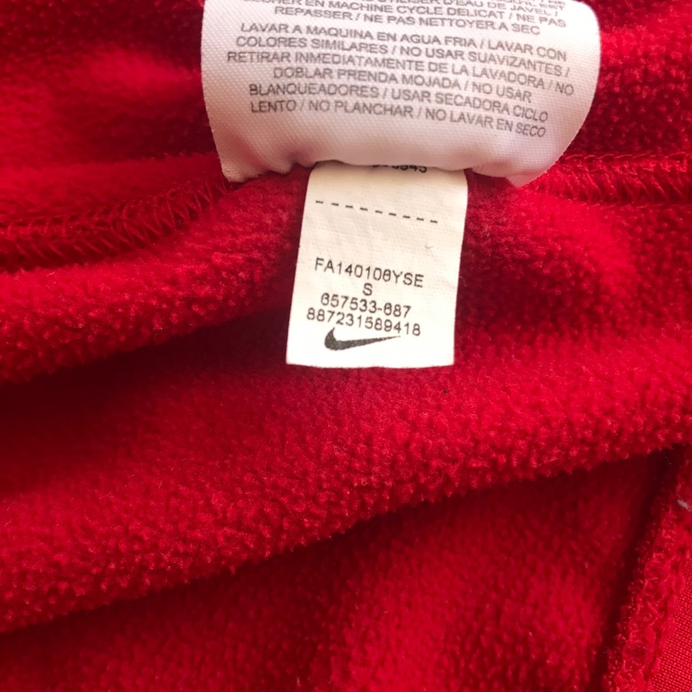 - Nike therma-fit hoodie red size small - Picture 5 of 7